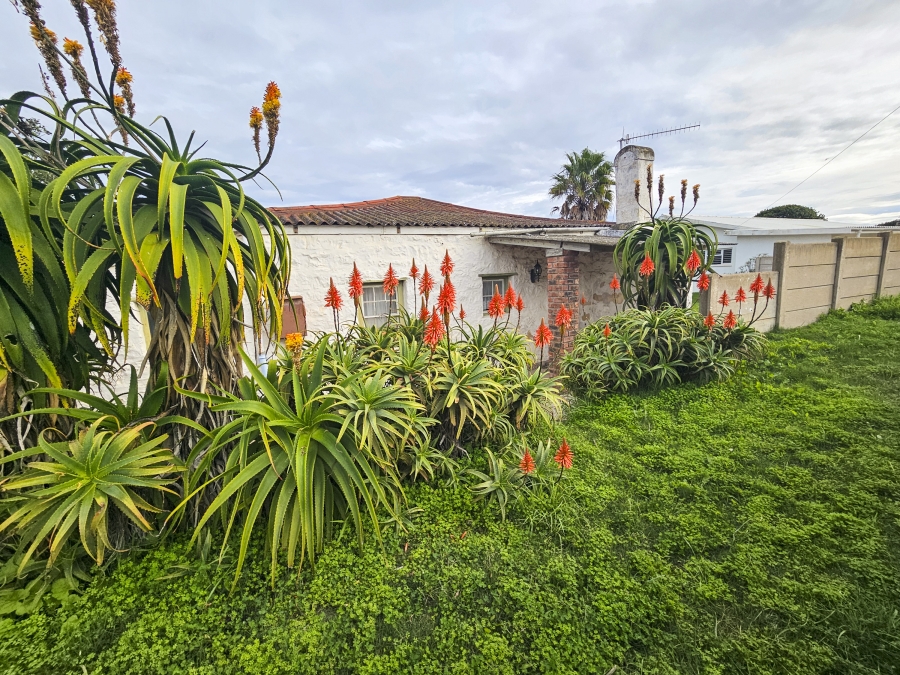 3 Bedroom Property for Sale in Stilbaai Oos Western Cape